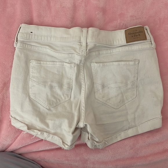 abercrombie & fitch white shorts - Picture 3 of 3